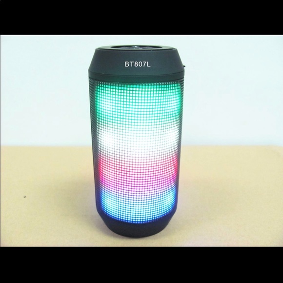 LED Color Changing Speaker - Picture 4 of 4